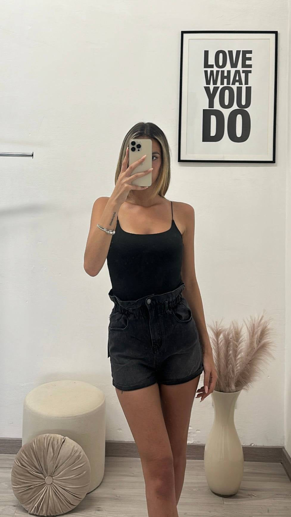 Short Lola
