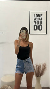Short Vicky