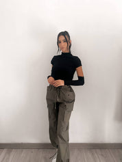 Pantaloni cargo con lacci