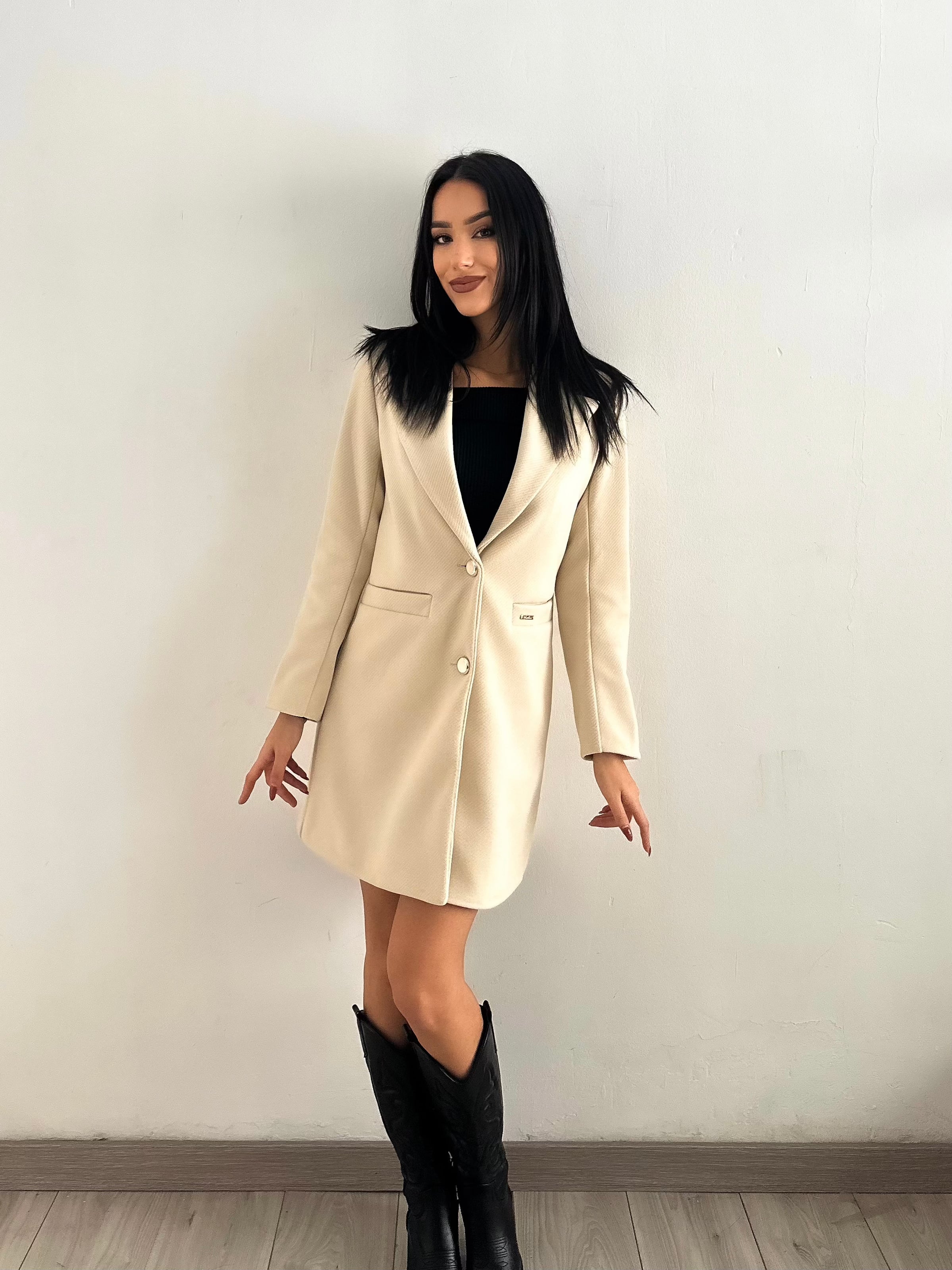 Cappotto donna beige classico e raffinato
